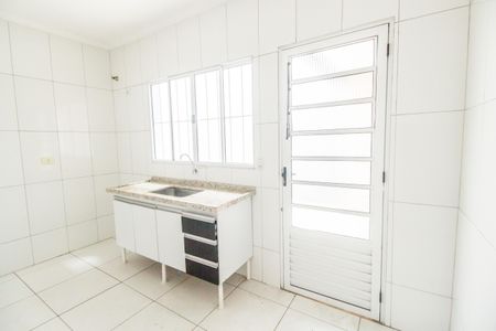 Casa para alugar com 80m², 2 quartos e 2 vagasCozinha