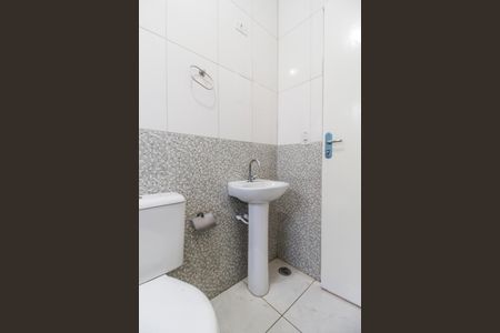 Casa para alugar com 80m², 2 quartos e 2 vagasBanheiro da Suíte