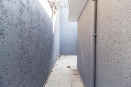 Casa para alugar com 80m², 2 quartos e 2 vagasCorredor