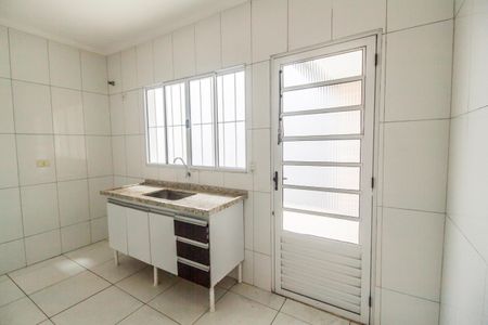 Casa para alugar com 80m², 2 quartos e 2 vagasBanheiro 2