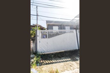 Casa para alugar com 80m², 2 quartos e 2 vagasVista da Rua/ Plaquinha