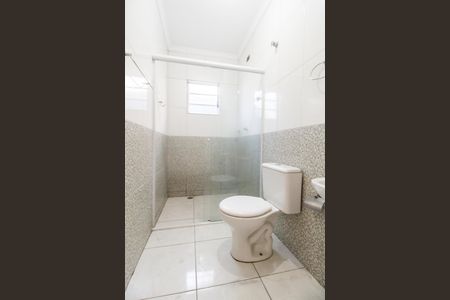 Casa para alugar com 80m², 2 quartos e 2 vagasBanheiro da Suíte