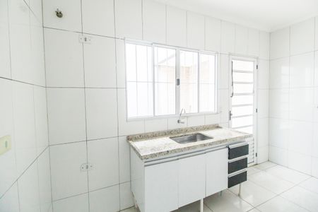 Casa para alugar com 80m², 2 quartos e 2 vagasCozinha