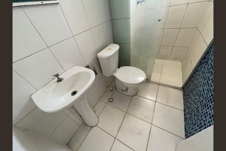 Apartamento para alugar com 46000m², 2 quartos e 1 vaga Apartamento para alugar com 46000m², 2 quartos e 1 vagaBanheiro