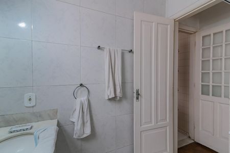 Apartamento à venda com 300m², 6 quartos e sem vaga Apartamento à venda com 300m², 6 quartos e sem vagaBanheiro Social 1