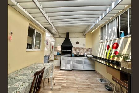 Casa à venda com 222m², 4 quartos e 3 vagasChurrasqueira