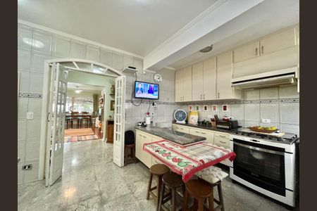 Casa à venda com 222m², 4 quartos e 3 vagasCozinha