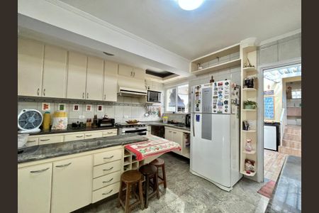 Casa à venda com 222m², 4 quartos e 3 vagasCozinha