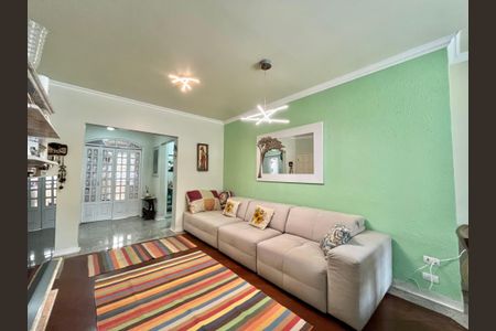 Casa à venda com 222m², 4 quartos e 3 vagasSala