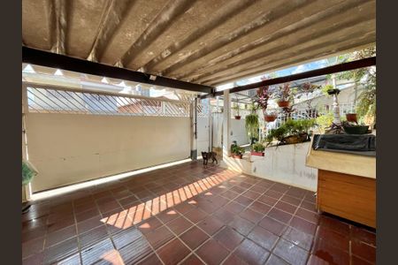 Casa à venda com 222m², 4 quartos e 3 vagasGaragem