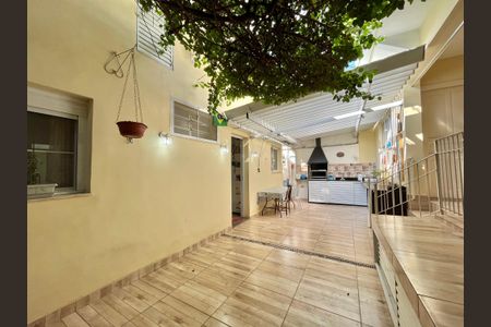 Casa à venda com 222m², 4 quartos e 3 vagasQuintal