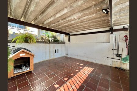 Casa à venda com 222m², 4 quartos e 3 vagasGaragem