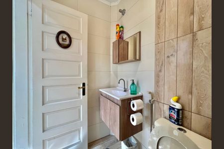 Casa à venda com 222m², 4 quartos e 3 vagasBanheiro de serviço