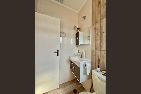 Casa à venda com 222m², 4 quartos e 3 vagasBanheiro da Suite Edícula