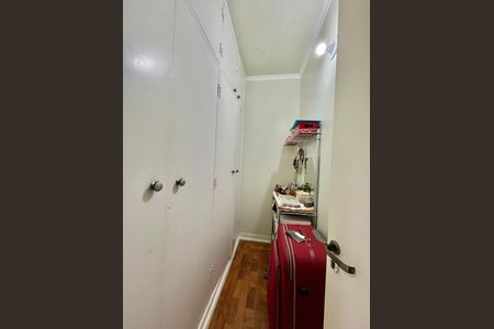 Casa à venda com 222m², 4 quartos e 3 vagasCloset