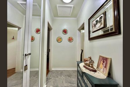 Casa à venda com 222m², 4 quartos e 3 vagasCorredor