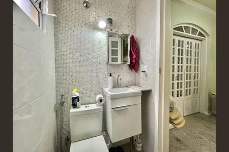 Casa à venda com 222m², 4 quartos e 3 vagasBanheiro Social
