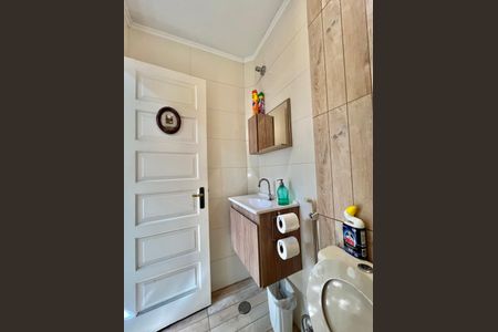 Casa à venda com 222m², 4 quartos e 3 vagasBanheiro de serviço