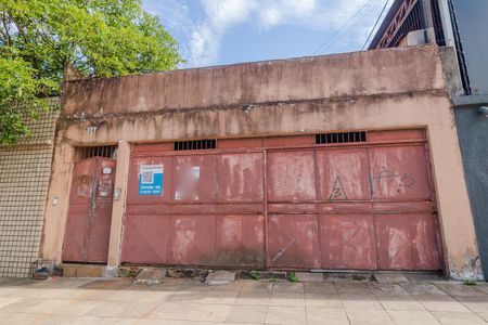 Casa à venda com 200m², 4 quartos e 2 vagas Casa à venda com 200m², 4 quartos e 2 vagasFachada