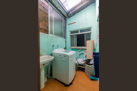 Casa à venda com 200m², 4 quartos e 2 vagas Casa à venda com 200m², 4 quartos e 2 vagasárea de serviço