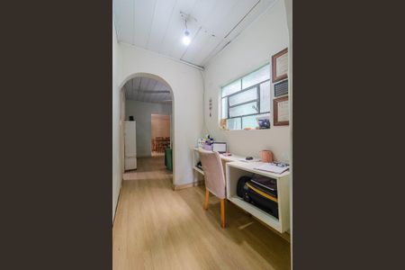 Casa à venda com 200m², 4 quartos e 2 vagas Casa à venda com 200m², 4 quartos e 2 vagasEscritório no corredor