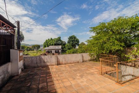 Casa à venda com 200m², 4 quartos e 2 vagas Casa à venda com 200m², 4 quartos e 2 vagasVista