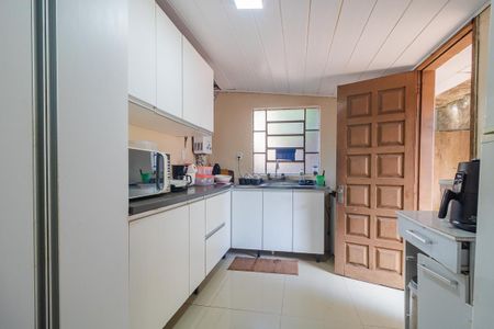 Casa à venda com 200m², 4 quartos e 2 vagas Casa à venda com 200m², 4 quartos e 2 vagasCozinha