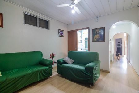 Casa à venda com 200m², 4 quartos e 2 vagas Casa à venda com 200m², 4 quartos e 2 vagasSala