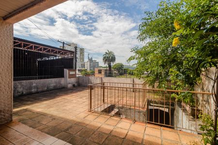 Casa à venda com 200m², 4 quartos e 2 vagas Casa à venda com 200m², 4 quartos e 2 vagasQuintal