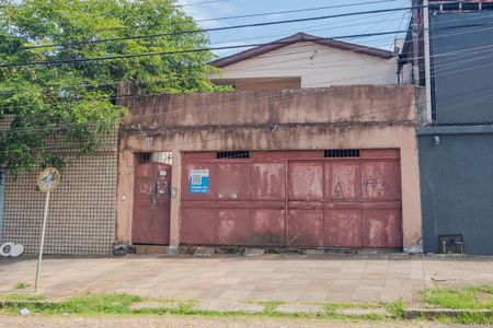 Casa à venda com 200m², 4 quartos e 2 vagas Casa à venda com 200m², 4 quartos e 2 vagasFachada