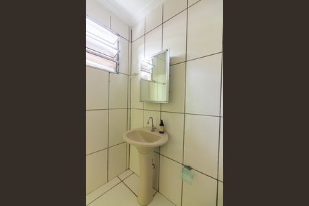 Casa para alugar com 55m², 2 quartos e sem vaga Casa para alugar com 55m², 2 quartos e sem vagaBanheiro