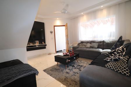 Casa à venda com 120m², 3 quartos e 2 vagasSala