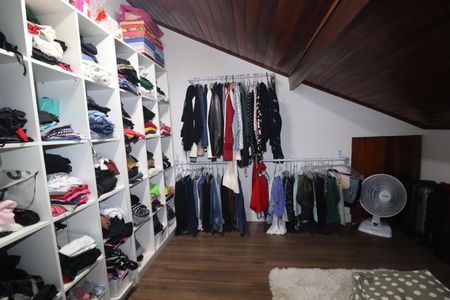 Casa à venda com 120m², 3 quartos e 2 vagasCloset Quarto 3
