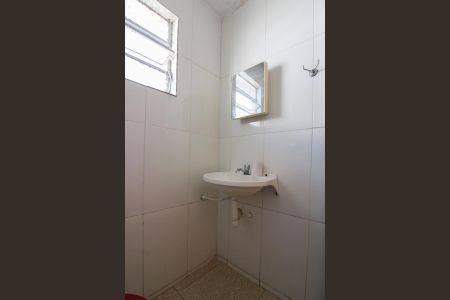 Casa para alugar com 60m², 2 quartos e sem vaga Casa para alugar com 60m², 2 quartos e sem vagaBanheiro