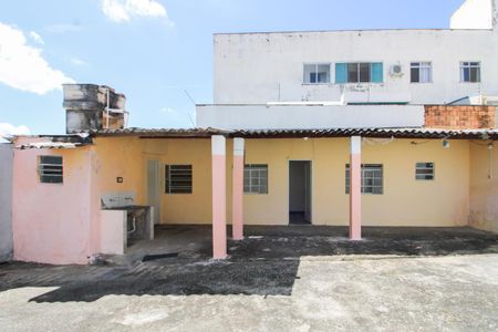 Casa para alugar com 60m², 2 quartos e sem vaga Casa para alugar com 60m², 2 quartos e sem vagaFachada