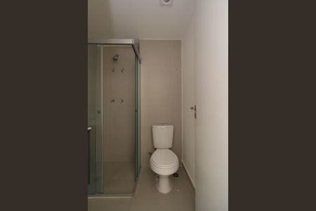 Banheiro de kitnet/studio para alugar com 1 quarto, 24m² em Pinheiros, São Paulo