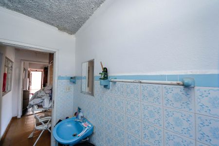 Casa à venda com 220m², 3 quartos e 2 vagasBanheiro