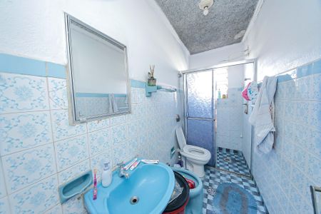 Casa à venda com 220m², 3 quartos e 2 vagasBanheiro