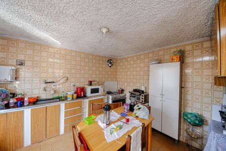 Casa à venda com 220m², 3 quartos e 2 vagasCozinha