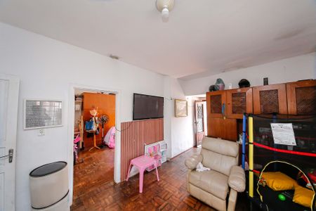 Casa à venda com 220m², 3 quartos e 2 vagasSala