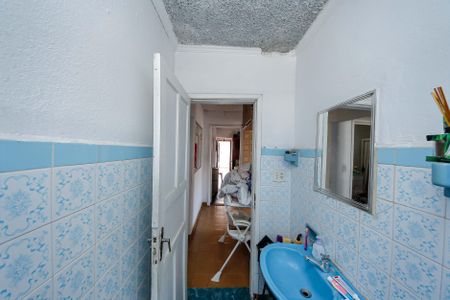 Casa à venda com 220m², 3 quartos e 2 vagasBanheiro