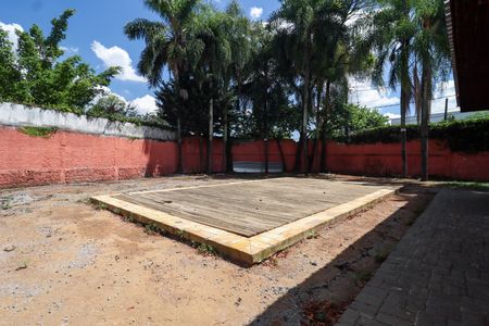 Casa para alugar com 1032m², 3 quartos e 3 vagasÁrea externa