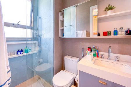 Apartamento à venda com 271m², 3 quartos e 4 vagasBanheiro da Suíte 2