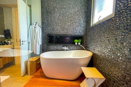 Apartamento à venda com 271m², 3 quartos e 4 vagasBanheiro da Suíte master