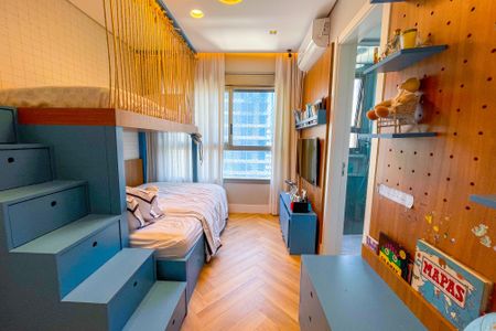 Apartamento à venda com 271m², 3 quartos e 4 vagasSuíte 2