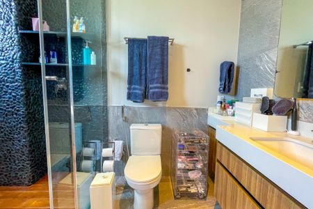 Apartamento à venda com 271m², 3 quartos e 4 vagasBanheiro da Suíte master