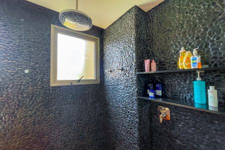 Apartamento à venda com 271m², 3 quartos e 4 vagasBanheiro da Suíte master