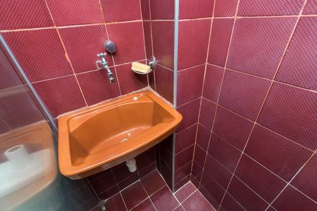 Apartamento à venda com 56m², 2 quartos e 1 vaga Apartamento à venda com 56m², 2 quartos e 1 vagaBanheiro