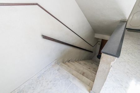 Apartamento à venda com 56m², 2 quartos e 1 vaga Apartamento à venda com 56m², 2 quartos e 1 vagaÁrea comum - Escadas