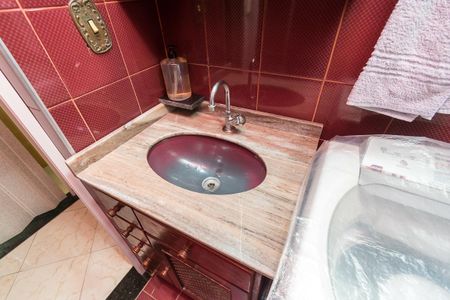 Apartamento à venda com 56m², 2 quartos e 1 vaga Apartamento à venda com 56m², 2 quartos e 1 vagaBanheiro